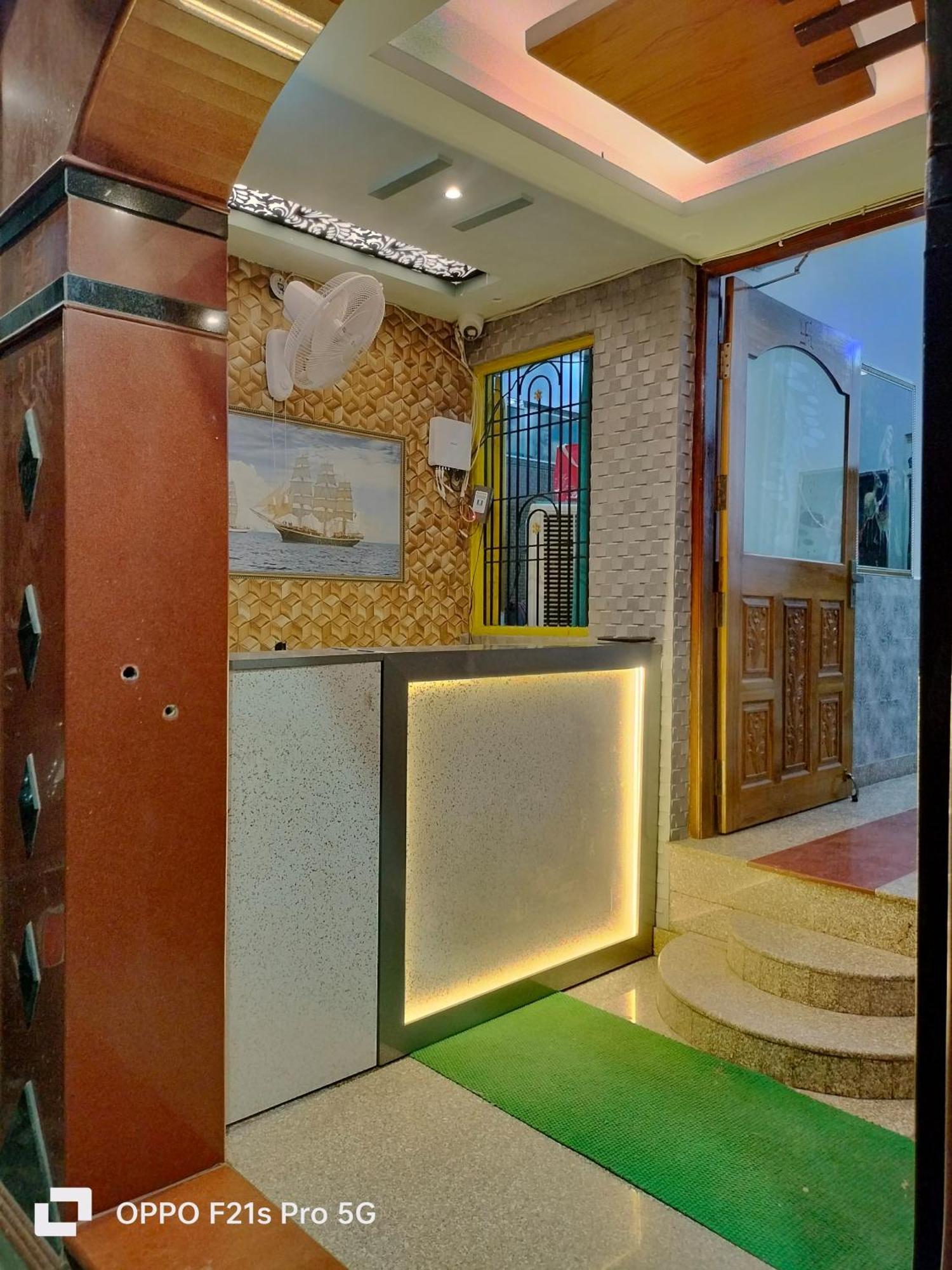Nidhivan P. Guest House Varanasi Exterior foto